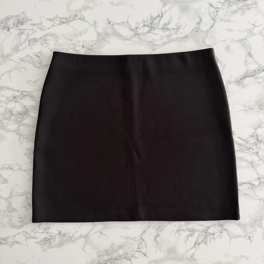H&M Black High Waisted Mini Skirt